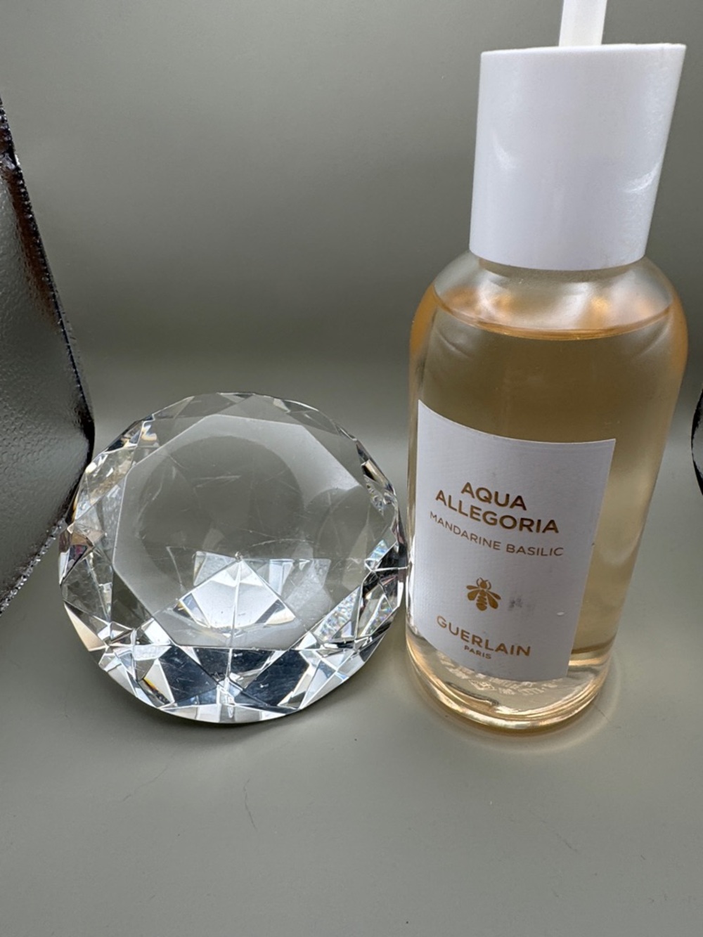 GUERLAIN Aqua Allegoria Mandarine Basilic Serum in Amber & White Accents